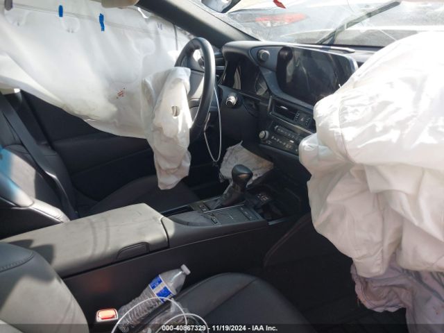 58ACA1C1XNU023634 Lexus ES 300H