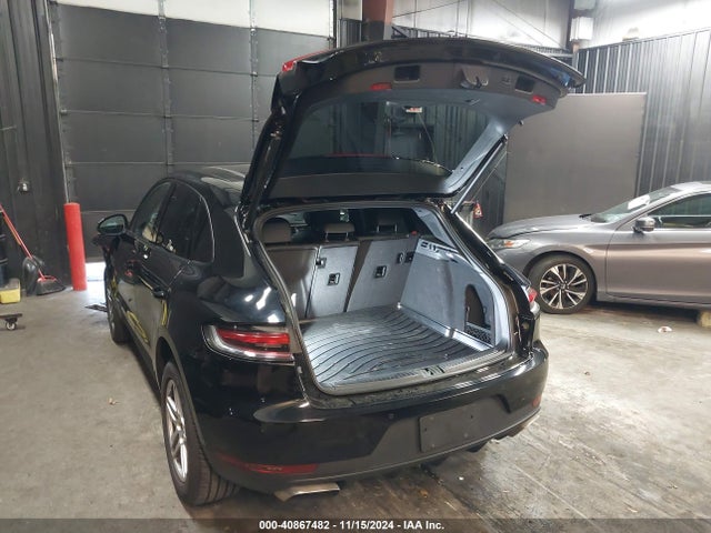 2021 PORSCHE MACAN WP1AA2A50MLB06278 Photo 2