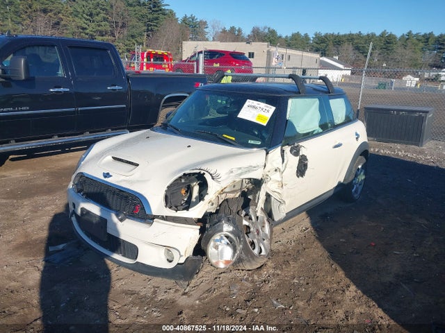 2010 MINI COOPER S WMWMF7C52ATW89682 Photo 1