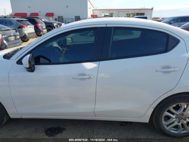 3MYDLBYV9JY309124 Toyota YARIS IA