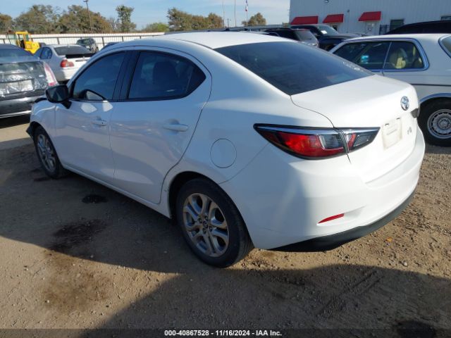 3MYDLBYV9JY309124 Toyota YARIS IA