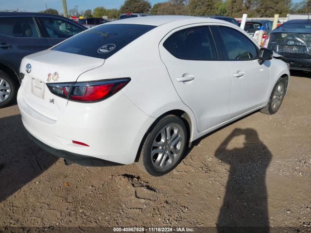 3MYDLBYV9JY309124 Toyota YARIS IA