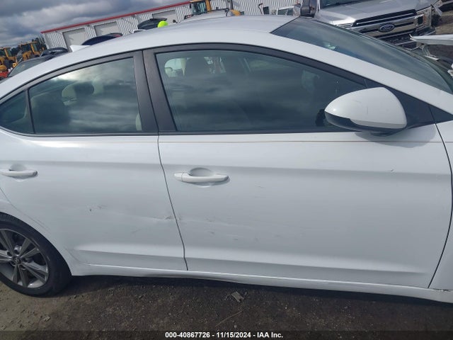 5NPD84LF9JH383829 Hyundai ELANTRA SEL
