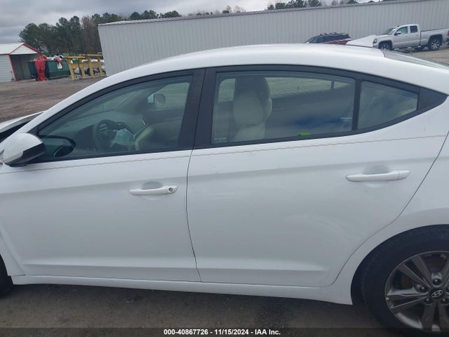 5NPD84LF9JH383829 Hyundai ELANTRA SEL