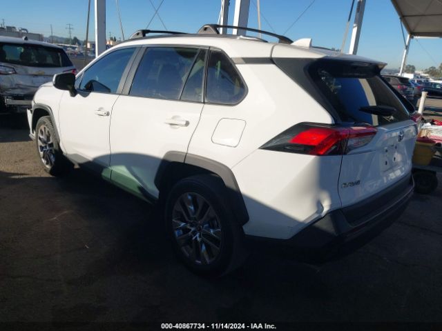2T3C1RFVXLW076102 Toyota Rav4 Xle Premium