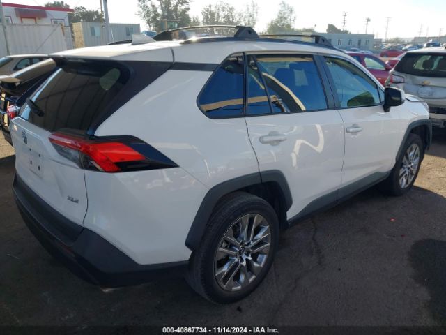 2T3C1RFVXLW076102 Toyota Rav4 Xle Premium