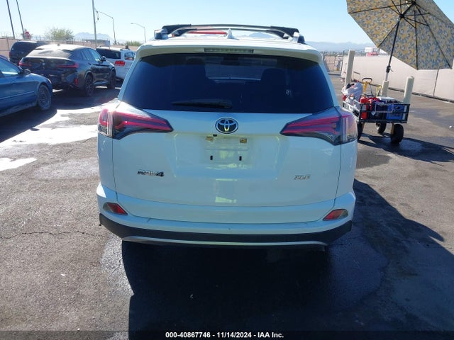 JTMWFREV5JJ151526 Toyota Rav4 Adventure/xle