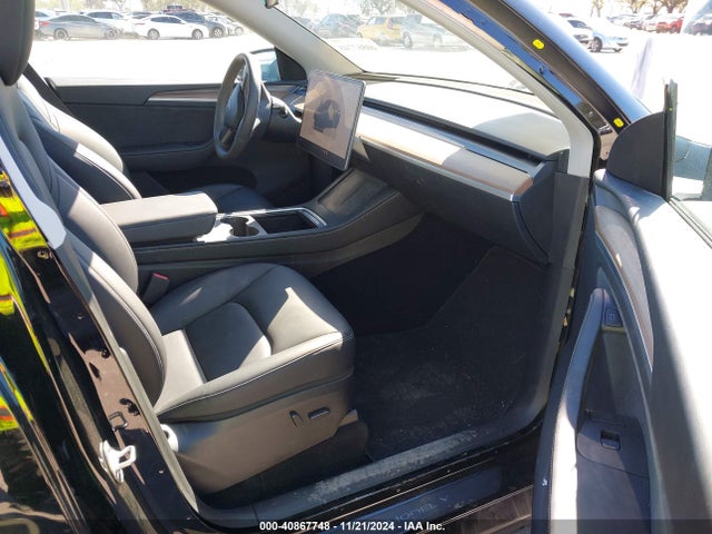 2023 TESLA MODEL Y 7SAYGDEEXPA158898 Photo 4