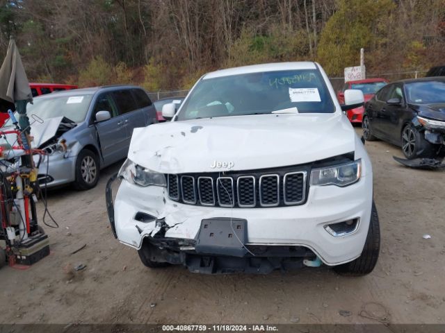 1C4RJFAGXJC106832 Jeep Grand Cherokee Laredo 4x4