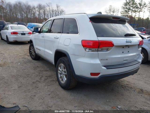 1C4RJFAGXJC106832 Jeep Grand Cherokee Laredo 4x4