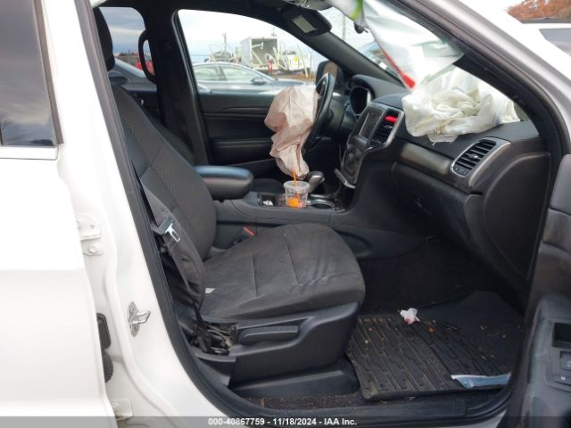 1C4RJFAGXJC106832 Jeep Grand Cherokee Laredo 4x4