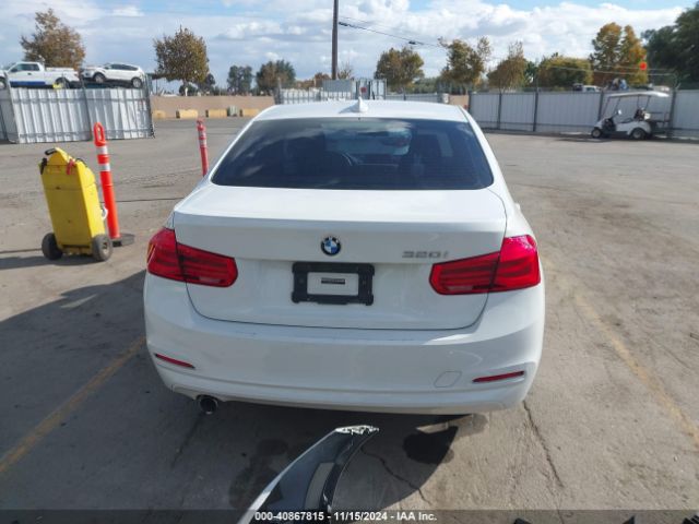 WBA8E1G5XGNT34381 BMW 320i