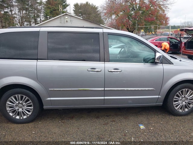 2C4RC1CG5GR174496 Chrysler Town & Country Touring-l Anniversary Edition