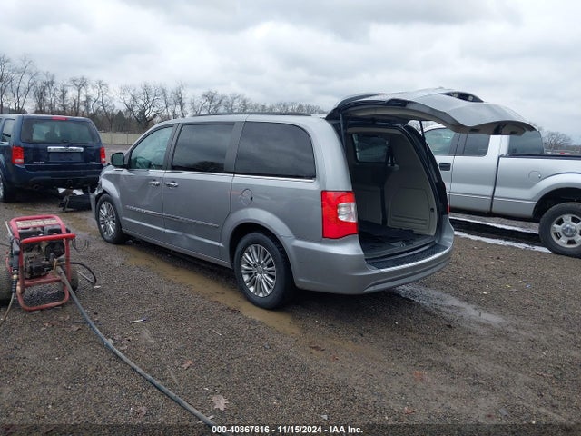 2C4RC1CG5GR174496 Chrysler Town & Country Touring-l Anniversary Edition