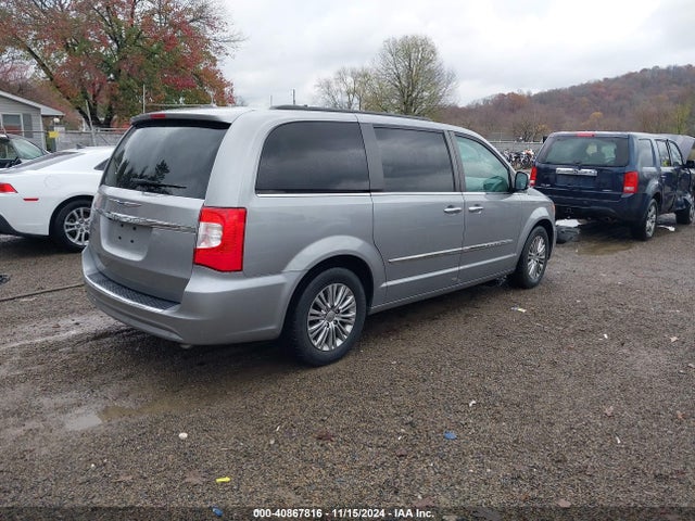 2C4RC1CG5GR174496 Chrysler Town & Country Touring-l Anniversary Edition