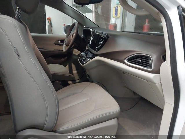 2C4RC1FGXJR234954 Chrysler Pacifica Touring Plus