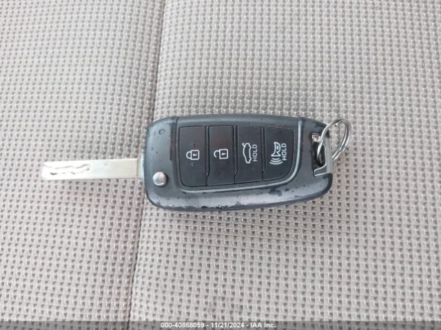 3KPC24A60NE170942 Hyundai ACCENT SE