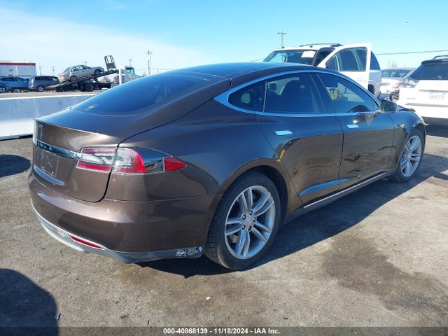 2013 TESLA MODEL S 5YJSA1AC7DFP10637 Photo 3