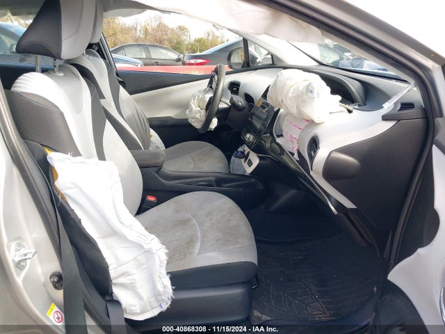 JTDKBRFU6H3041504 Toyota Prius Two