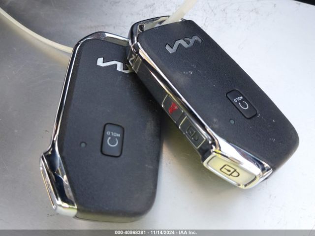 KNDER2AA2R7652203 KIA SELTOS EX