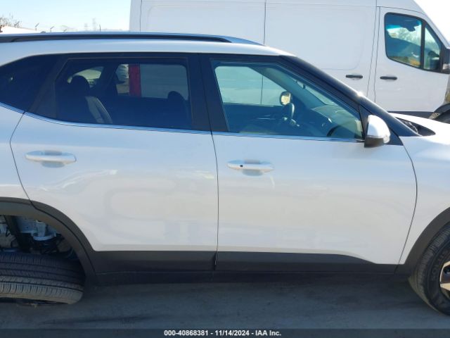 KNDER2AA2R7652203 KIA SELTOS EX
