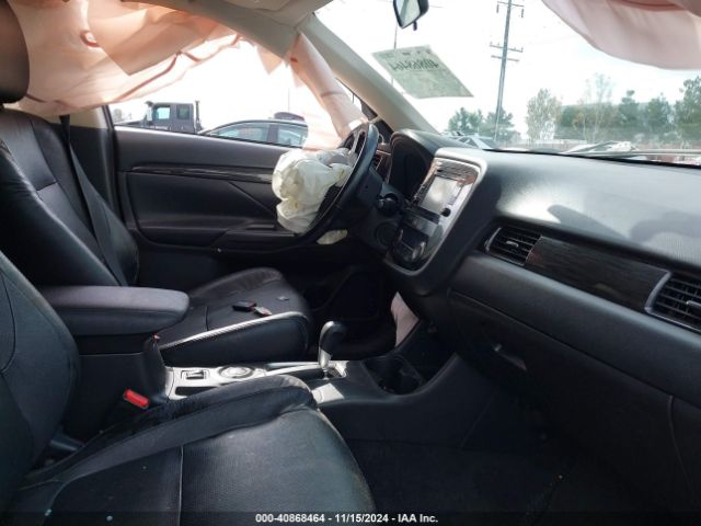 JA4AD3A32GZ019085 Mitsubishi Outlander Sel