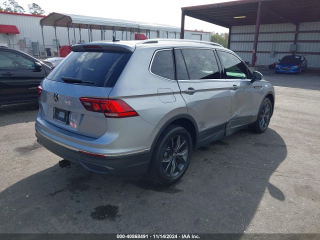 2022 VOLKSWAGEN TIGUAN 3VV3B7AX9NM147502 Photo 3