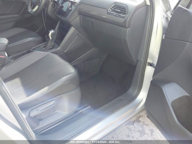 2022 VOLKSWAGEN TIGUAN 3VV3B7AX9NM147502 Photo 4