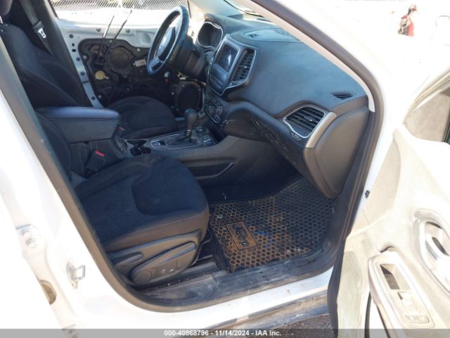 1C4PJMCB2KD352024 Jeep Cherokee Latitude 4x4