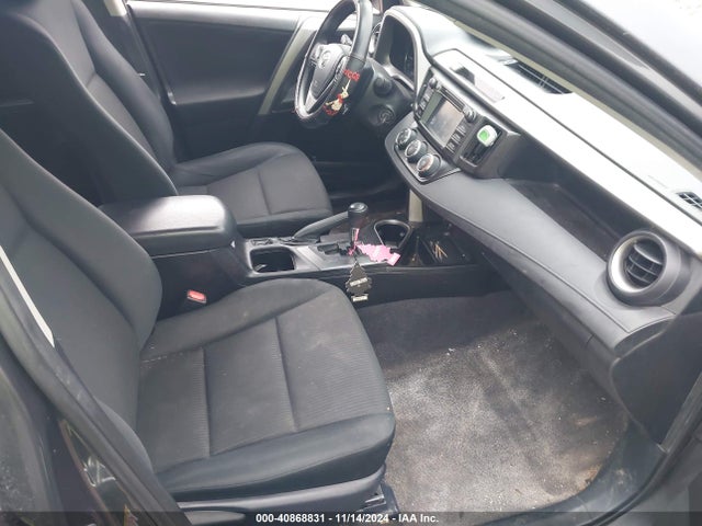 JTMBFREV3HJ704411 Toyota RAV4 LE