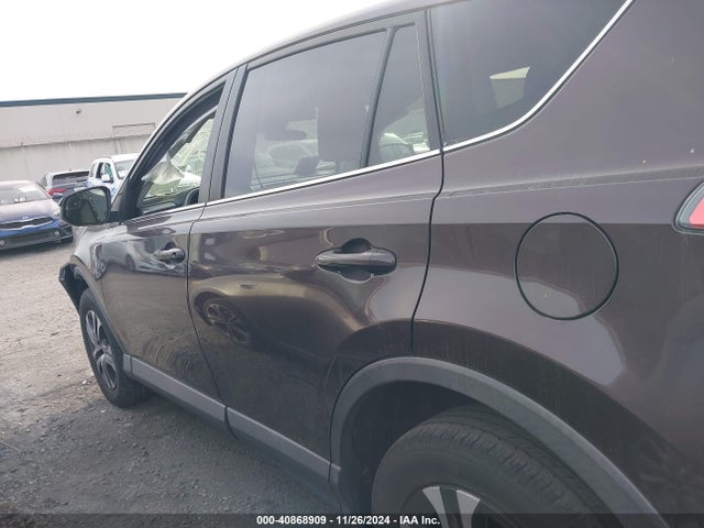 Toyota RAV4 LE 2018 2T3ZFREV2JW447294 Image 15