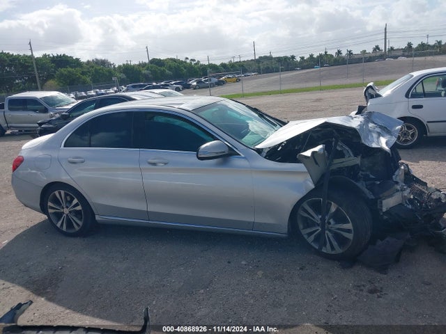 55SWF4JB8FU092743 Mercedes-Benz C 300 Luxury/sport