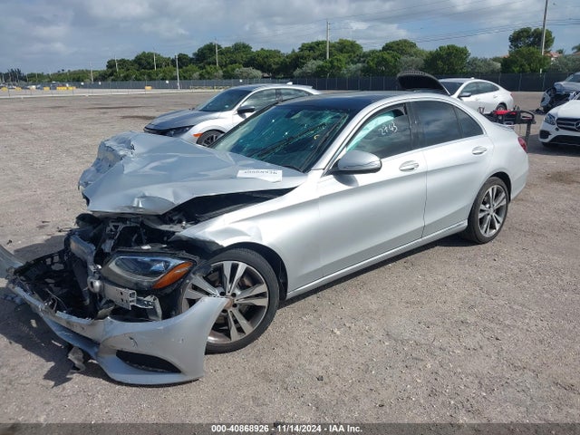55SWF4JB8FU092743 Mercedes-Benz C 300 Luxury/sport