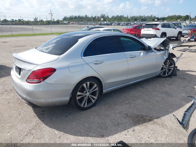 55SWF4JB8FU092743 Mercedes-Benz C 300 Luxury/sport