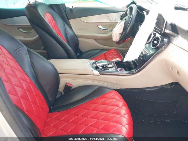 55SWF4JB8FU092743 Mercedes-Benz C 300 Luxury/sport