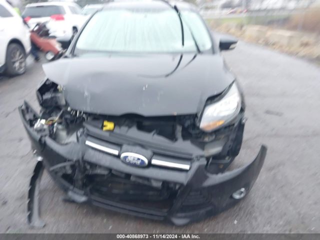 1FADP3J24EL439065 Ford Focus Titanium