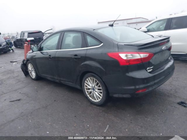 1FADP3J24EL439065 Ford Focus Titanium