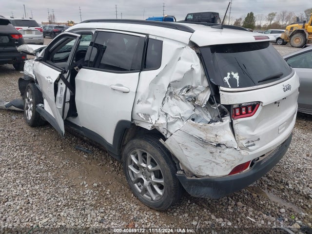 Jeep Compass Latitude Lux 4x4 2022 3C4NJDFB0NT203807 Image 3