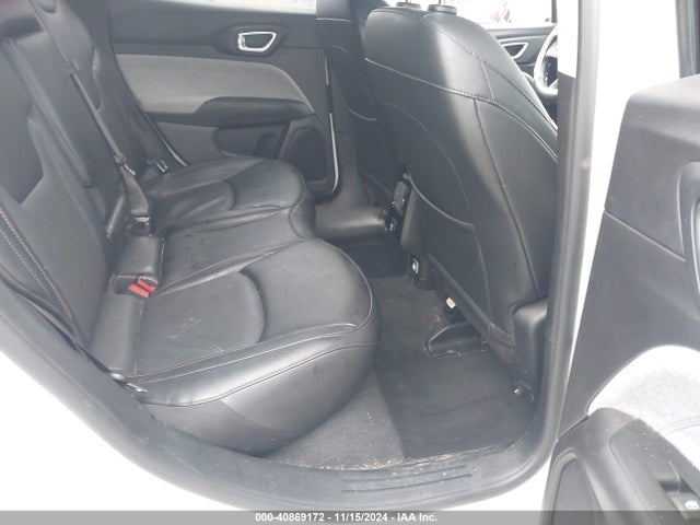 Jeep Compass Latitude Lux 4x4 2022 3C4NJDFB0NT203807 Image 8
