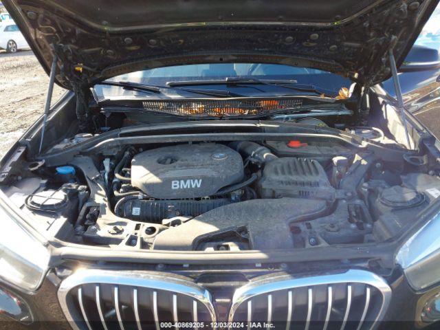 2018 BMW X1 WBXHT3C30J3H32488 Photo 9