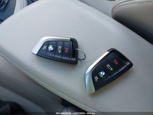 2018 BMW X1 WBXHT3C30J3H32488 Photo 10