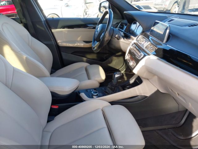 2018 BMW X1 WBXHT3C30J3H32488 Photo 4