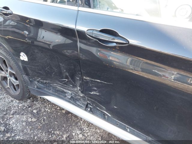2018 BMW X1 WBXHT3C30J3H32488 Photo 5