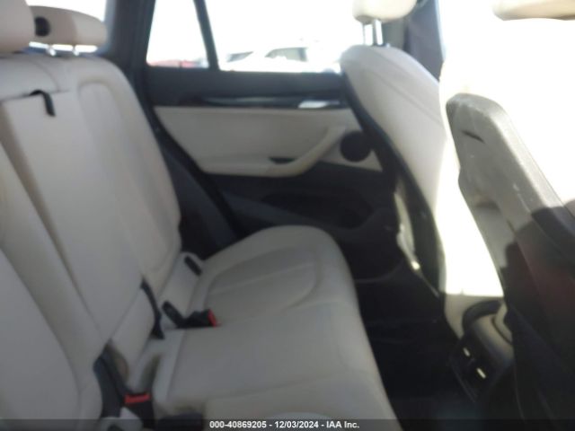 2018 BMW X1 WBXHT3C30J3H32488 Photo 7