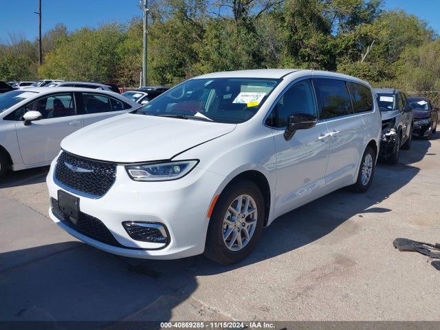 Chrysler Pacifica Touring L 2024 2C4RC1BG0RR182302 Image 2