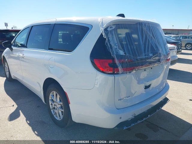 Chrysler Pacifica Touring L 2024 2C4RC1BG0RR182302 Image 3