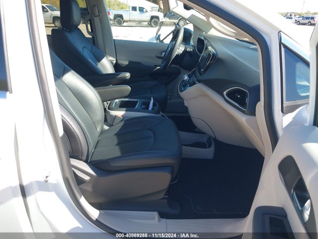 Chrysler Pacifica Touring L 2024 2C4RC1BG0RR182302 Image 5