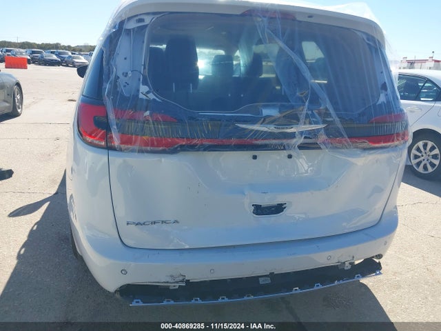 Chrysler Pacifica Touring L 2024 2C4RC1BG0RR182302 Image 6