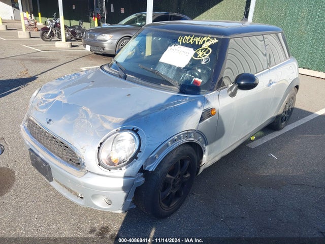 2008 MINI COOPER WMWMF33548TT66429 Photo 1
