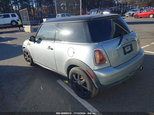2008 MINI COOPER WMWMF33548TT66429 Photo 2